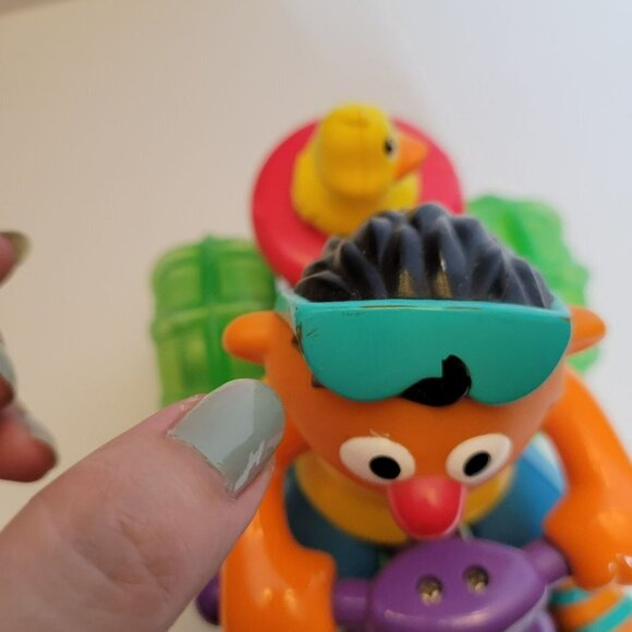 2001 Sesame Street Ernie's Splashing Fun Trike Rubber Ducky Water Toy Works - Picture 6 of 11